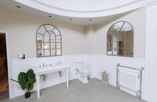 Biggar House | Cornhill Castle