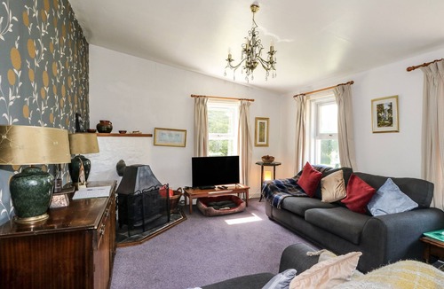 Tarbert House | CORRANBUIE, pet friendly, character holiday cottage in Tarbert