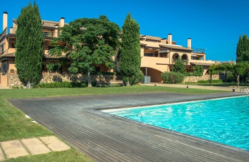Albons Apartment | Costabravaforrent Segalar 3, für 6, Gemeinschaftspool by Interhome