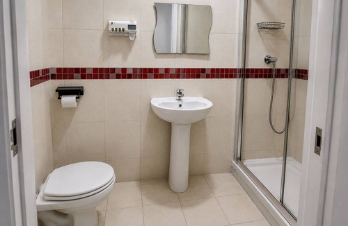 Leyton Apartment | Cosy 2-Bed Flat | Spacious Ensuite Rooms