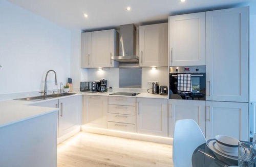 Harlow Apartment | Cosy 2-Bed Next to Harlow Town