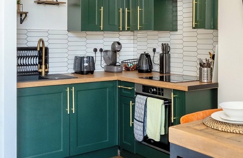 Glasgow House | Cosy 3 bedroom Home In Glasgow City with Free Parking