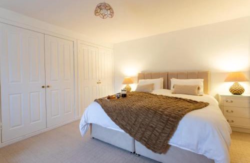 Kirk Yetholm House | Cosy 4-Bed Cottage in Kirk Yetholm by MCPI Hosting, Perfect for Families & Holidaymakers