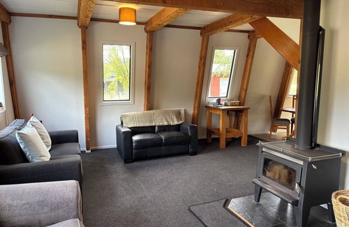 St. Arnaud House | Cosy alpine retreat right in the heart of the village