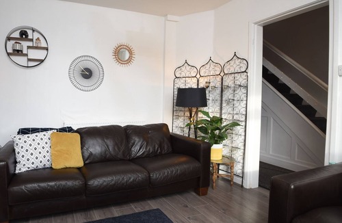 St George House | Cosy and Modern 2 Bed Family House in Abergele