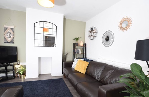 St George House | Cosy and Modern 2 Bed Family House in Abergele