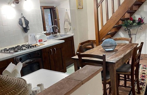 Barberino di Mugello House | Cosy apartment for 2 people with pool, WIFI, A/C