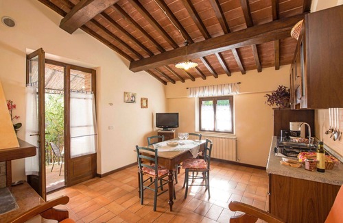 Po' Bandino Villa | Cosy apartment in villa for 4 guests with WIFI, A/C, pool, TV and patio