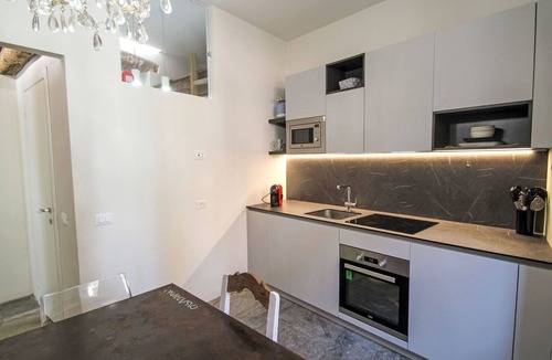 Pallanza Apartment | Cosy apartment for 2 people with WIFI, TV, patio and pets allowed