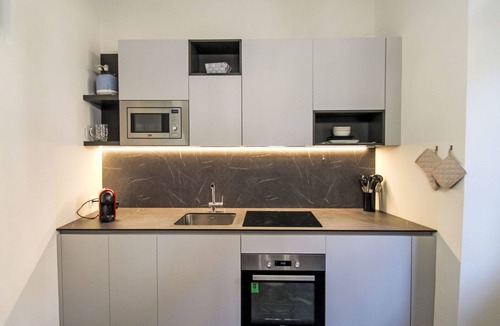 Pallanza Apartment | Cosy apartment for 2 people with WIFI, TV, patio and pets allowed