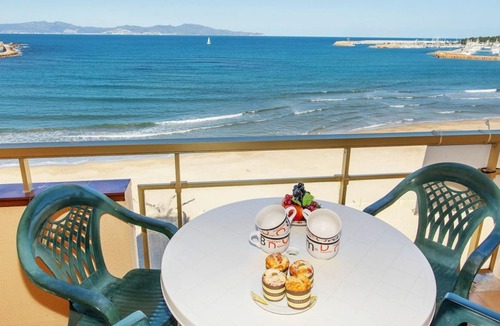 Pedrinya Apartment | Cosy apartment for 4 people with WIFI, TV and terrace