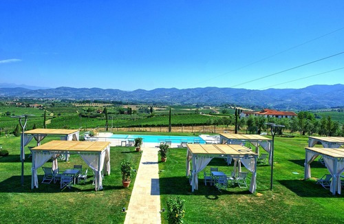 Vinci Apartment | Cosy apartment for 4 guests with WIFI, A/C, pool, TV and panoramic view