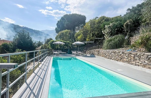 Prela Apartment | Cosy apartment for 6 people with WIFI, pool, TV, patio and pets allowed