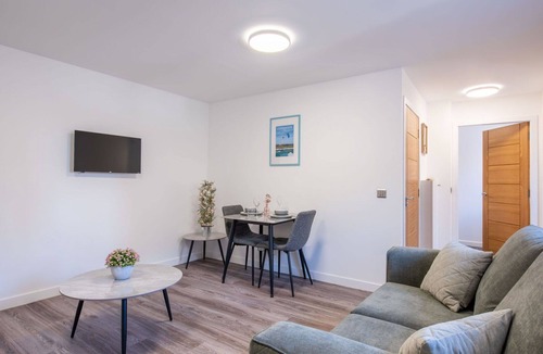 Lossiemouth Apartment | Cosy apartment for 4 guests with WIFI and TV