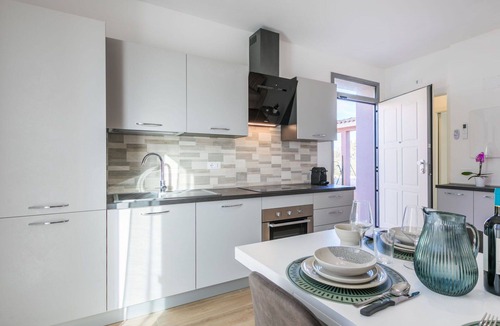 Cecina Apartment | Cosy apartment for 7 people with private pool, WIFI, A/C, TV, terrace and pets allowed