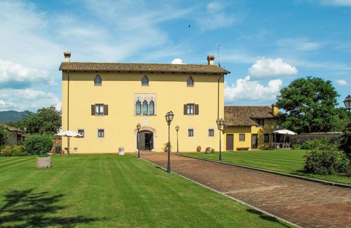 Povoletto House | Cosy apartment in villa for 4 guests with WIFI, pool, A/C, TV and terrace