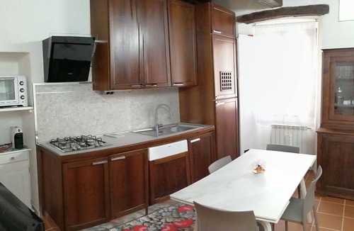 Orta San Giulio Apartment | Cosy apartment for 4 people with WIFI, TV and pets allowed