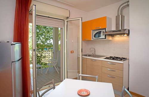 Tortoreto Lido Apartment | Cosy apartment for 4 people with pool, WIFI, A/C, TV, terrace and pets allowed