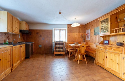 Sarre Apartment | Cosy apartment for 5 people with TV and pets allowed, close to Aosta