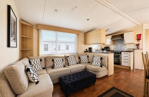 Grimsby House | Cosy caravan with decking at Cleethorpes Haven Holiday Park ref 48069F