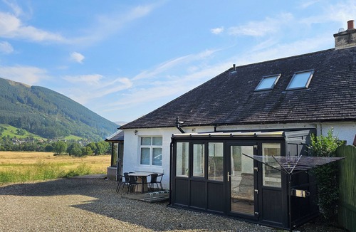 Lochearnhead Cottage | Cosy Cottage close to Munros and Cycle path in Lochearnhead