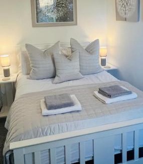 Stirling House | Cosy Cottage