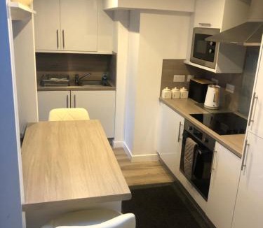 Lamlash Apartment | Cosy cottage with sea views close to local shops.