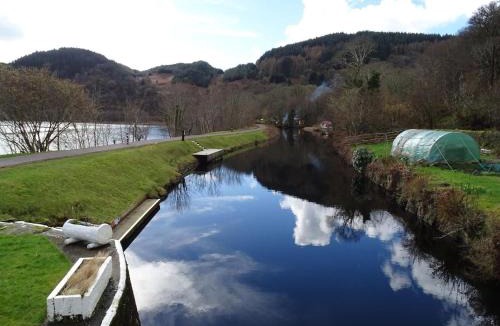 Crinan House | Cosy Crinan Cottage - Pet Friendly, Wetroom, Garden