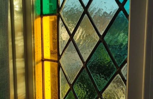 Reefton House | Cosy Historical Chuch in Quaint Mountain Village.