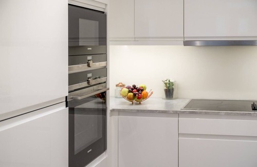 Whittington Apartment | Cosy New Build 2Bed 2Bath Apartment in Colindale, North West London, Tube Zone 4