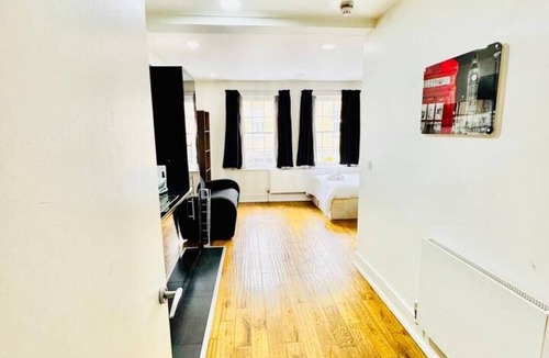 Whitechapel Apartment | Cosy one bedroom flat near Aldgate East station
