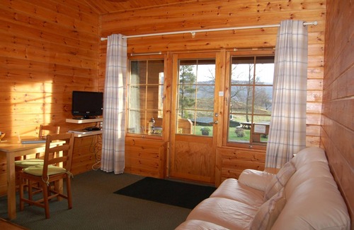 Killin Cabin | Cosy Rowan (2) woodland lodge by Killin, Loch Tay