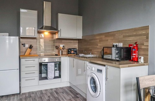 Helensburgh Apartment | Cosy Seaside Princes Apartment