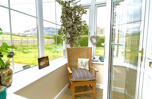 Furnace Cottage | Cosy, Stone Built Cottage; Super Dog Friendly; Games Room & Direct Loch Access!