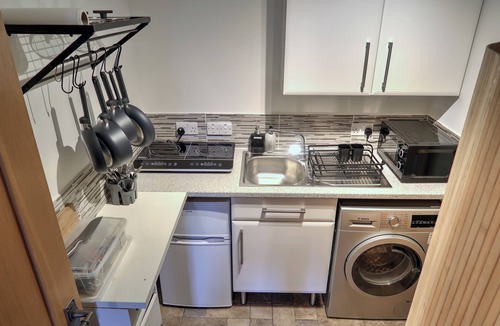 Tobermory Apartment | Cosy Tobermory retreat with garden, perfect for couples