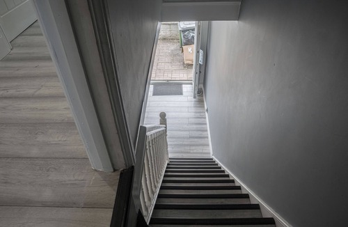 East Ham South House | Cosy Twin Bedroom in East London
