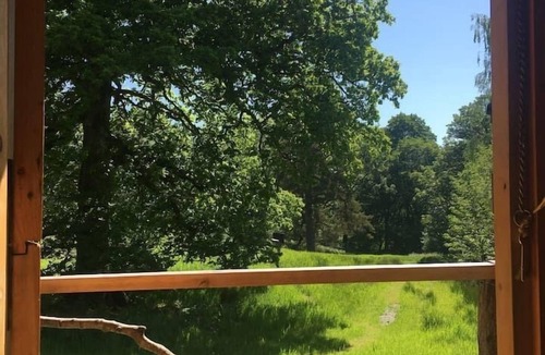 Saint John's Town of Dalry Cabin | Cosy woodland off grid Shepherds Hut - Hazel