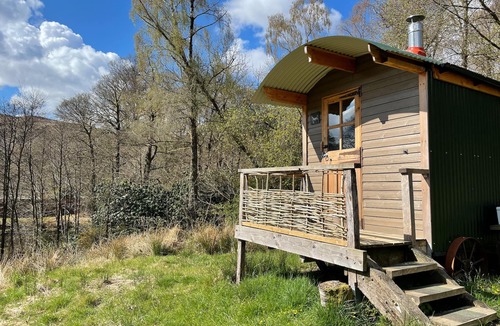 Saint John's Town of Dalry Cabin | Cosy woodland off grid Shepherds Hut - Hazel