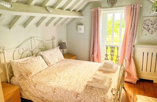 Swindon House | Cotswolds Country Cottage - Boutique & Romantic