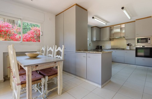 Sant Andreu de Llavaneres Villa | Country House with Garden, Near Barcelona and with Sea Views