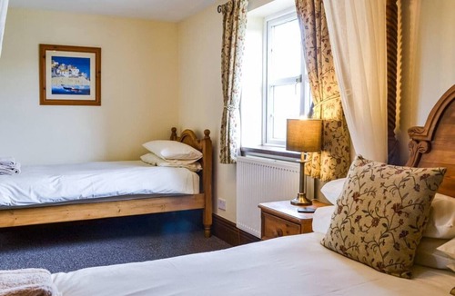 Leven House | Country Cottage Free parking and EV charging