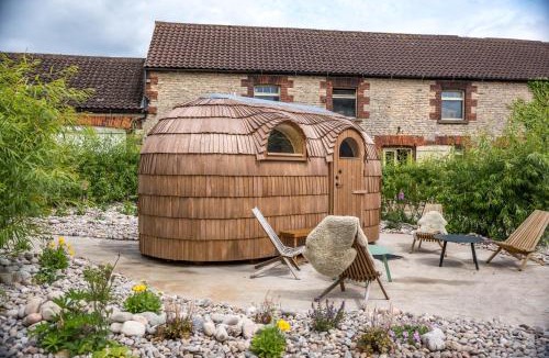 Scunthorpe House | Country Cottage with Spa, Catering, Gardens, Nature Reserve Walks - Free Parking, Self Checkin