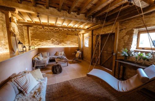 Scunthorpe House | Country Cottage with Spa, Catering, Gardens, Nature Reserve Walks - Free Parking, Self Checkin