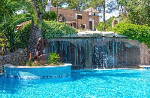Esporles Villa | Country House 'Especial El Pino En Esporles' with Mountain View, Wi-Fi and Air Conditioning