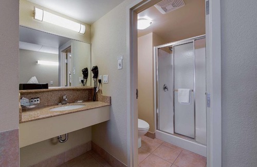Niagara Falls Hotel | Country Inn & Suites by Radisson, Niagara Falls, ON