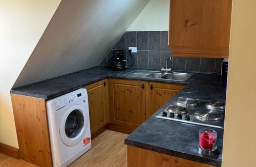 Beckingham Apartment | Countryside Studio 13 Acres with Gated Entrance