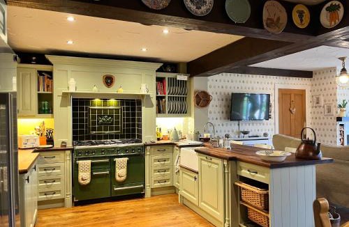 Glasgow House | Countryside Farmhouse - Glasgow - Sleeps 6