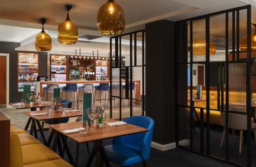 Paisley Hotel | Courtyard by Marriott Glasgow Airport