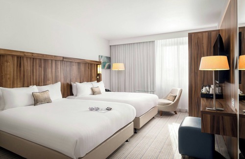 Paisley Hotel | Courtyard by Marriott Glasgow Airport