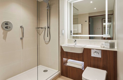 Royal Docks Hotel | Courtyard by Marriott London City Airport